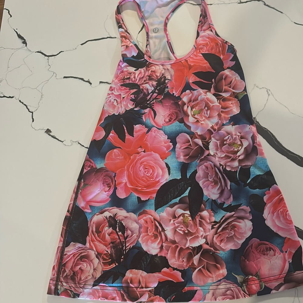 Women's lululemon tank top